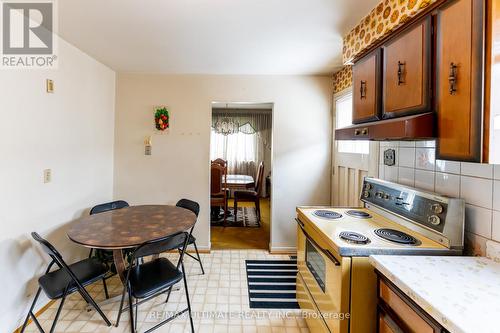 3314 Strabane Drive, Mississauga, ON - Indoor Photo Showing Kitchen