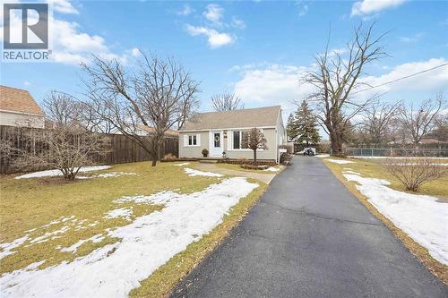 1060 Michigan AVENUE  Sarnia, ON N7S 2B4