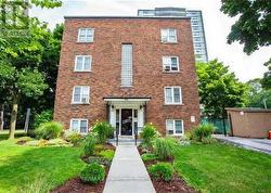 305 - 60 ROBINSON STREET  Hamilton (Durand), ON L8P 1Y9