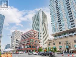 420 - 33 HELENDALE AVENUE  Toronto, ON M4R 1C5