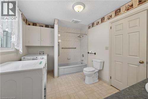 4 Hunter Road, Grimsby, ON - Indoor