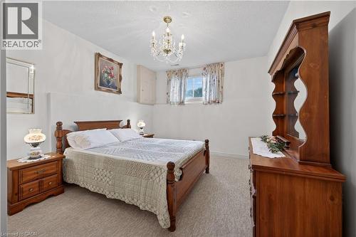 4 Hunter Road, Grimsby, ON - Indoor Photo Showing Bedroom