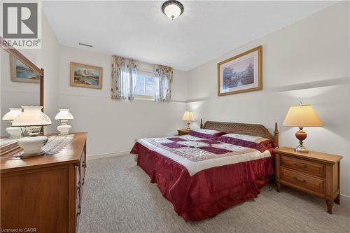4 Hunter Road, Grimsby, ON - Indoor Photo Showing Bedroom