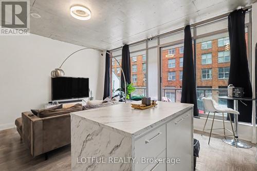 201 - 383 Cumberland Street, Ottawa, ON - Indoor