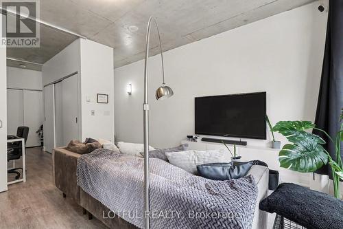 201 - 383 Cumberland Street, Ottawa, ON - Indoor Photo Showing Bedroom