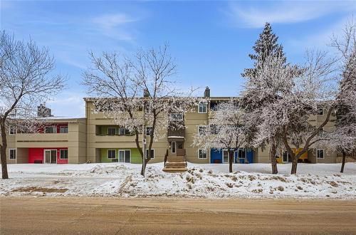 4 1330 Markham Road  Winnipeg, MB R3T 4E5