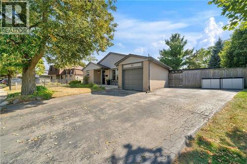 23 BISMARK Drive  Cambridge, ON N1S 4E6