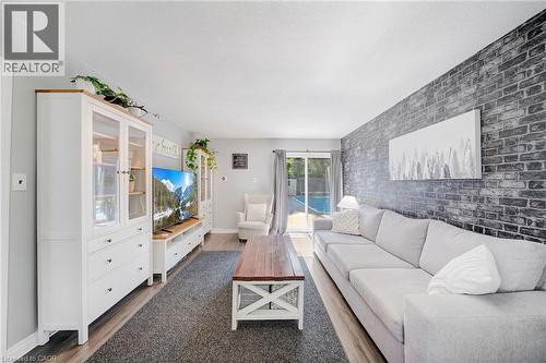 23 Bismark Drive, Cambridge, ON - Indoor Photo Showing Other Room