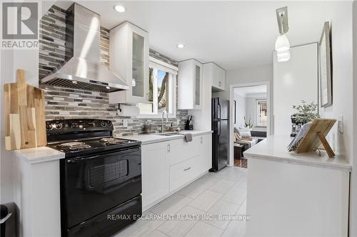 32 Audrey Street, Hamilton, ON - Indoor Photo Showing Kitchen