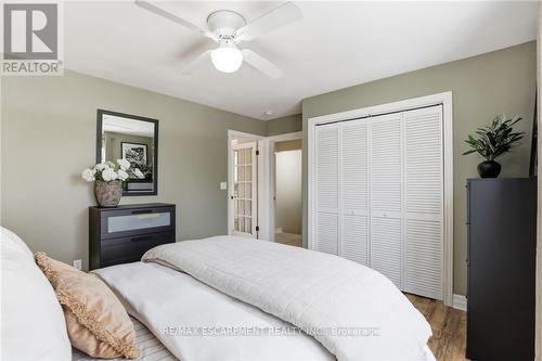 32 Audrey Street, Hamilton, ON - Indoor Photo Showing Bedroom