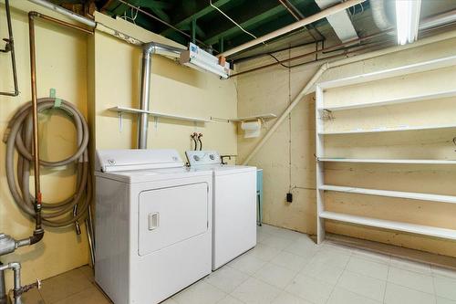 Salle de lavage - 14 Place Parkman, Westmount, QC - Indoor Photo Showing Laundry Room