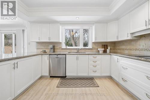 1674 Heathside Crescent, Pickering, ON - Indoor Photo Showing Kitchen