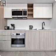 529 - 36 ZORRA STREET  Toronto, ON M8Z 0G5