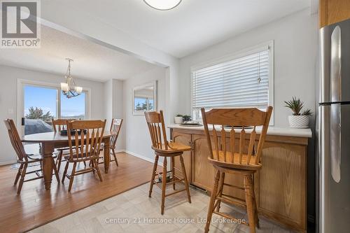 425 Misty Crescent, Kitchener, ON - Indoor Photo Showing Dining Room