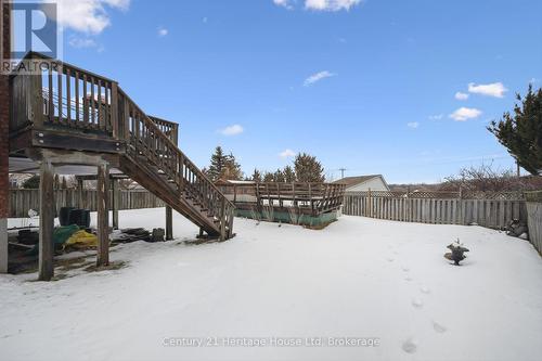 425 Misty Crescent, Kitchener, ON - Outdoor