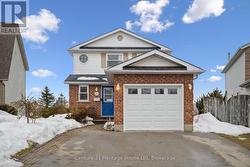 425 MISTY CRESCENT  Kitchener, ON N2B 3V7