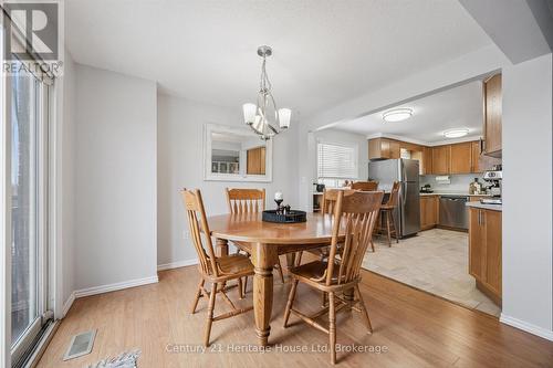 425 Misty Crescent, Kitchener, ON - Indoor Photo Showing Dining Room