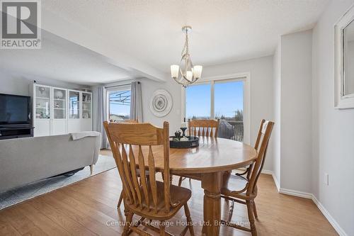 425 Misty Crescent, Kitchener, ON - Indoor Photo Showing Dining Room
