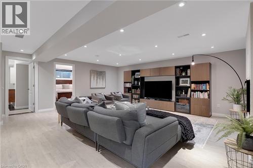 43 Freure Drive, Cambridge, ON - Indoor Photo Showing Living Room