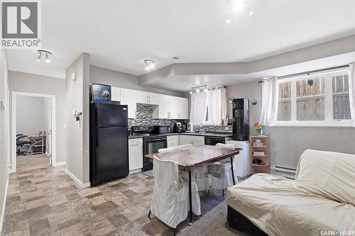 3930 33Rd Street W, Saskatoon, SK - Indoor Photo Showing Kitchen