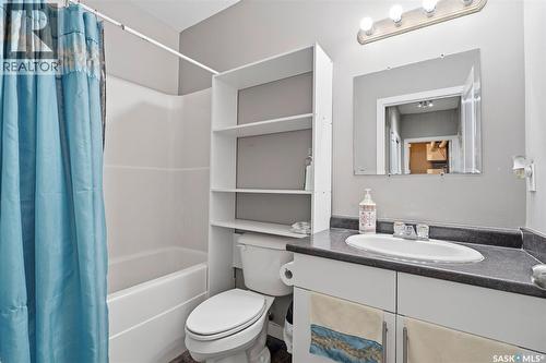 3930 33Rd Street W, Saskatoon, SK - Indoor Photo Showing Bathroom