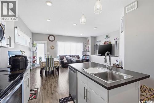 3930 33Rd Street W, Saskatoon, SK - Indoor Photo Showing Kitchen With Double Sink