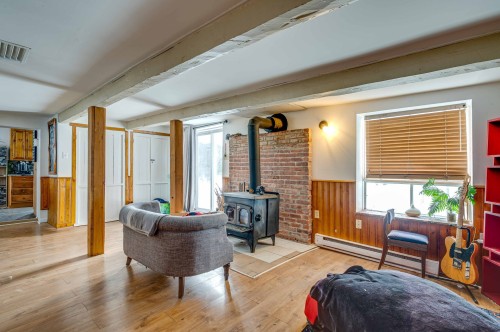 Salon - 55 Ch. Du Pont-Couvert, La Macaza, QC - Indoor Photo Showing Living Room With Fireplace