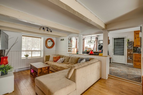 Salon - 55 Ch. Du Pont-Couvert, La Macaza, QC - Indoor Photo Showing Living Room