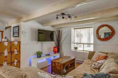 Salon - 55 Ch. Du Pont-Couvert, La Macaza, QC - Indoor