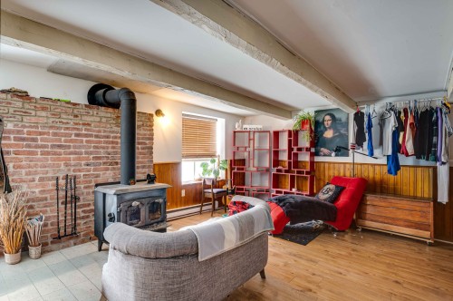 Salon - 55 Ch. Du Pont-Couvert, La Macaza, QC - Indoor With Fireplace