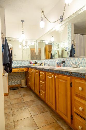 Salle de bains - 101 Rue Decelles, Granby, QC - Indoor Photo Showing Bathroom