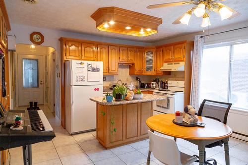 Cuisine - 101 Rue Decelles, Granby, QC - Indoor Photo Showing Kitchen