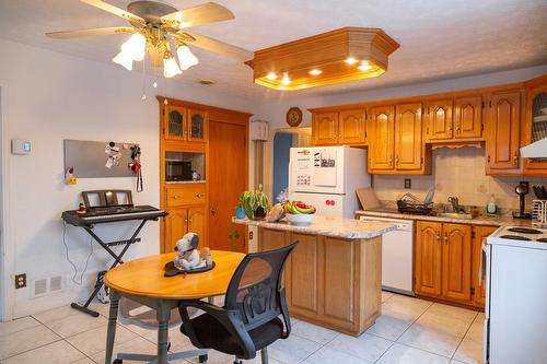 Cuisine - 101 Rue Decelles, Granby, QC - Indoor Photo Showing Kitchen