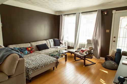 Salon - 101 Rue Decelles, Granby, QC - Indoor Photo Showing Other Room