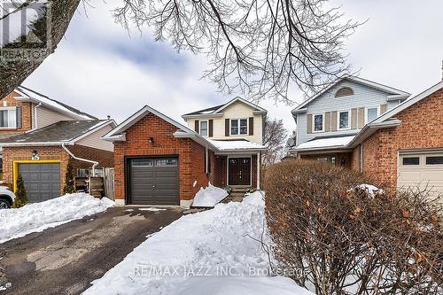 33 MOSSGROVE COURT  Clarington (Courtice), ON L1E 1P4
