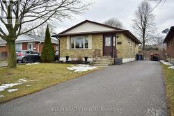 24 DYER STREET  St. Thomas, ON N5R 5K3