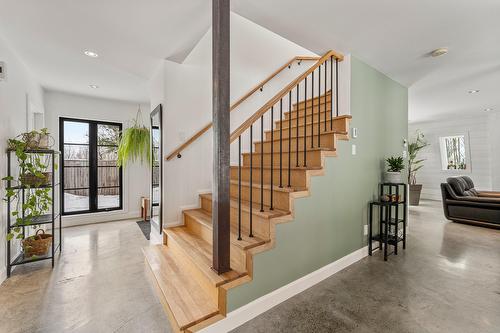 Escalier - 2658 Rue De Champlain, Dunham, QC - Indoor Photo Showing Other Room