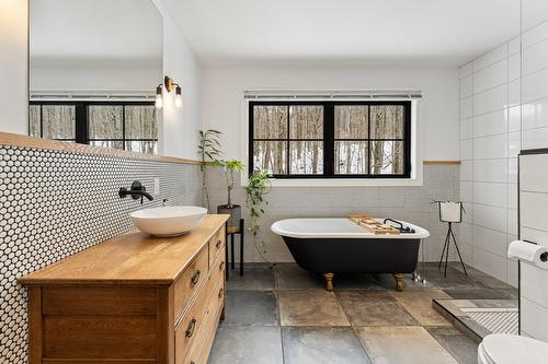 Salle de bains - 2658 Rue De Champlain, Dunham, QC - Indoor Photo Showing Bathroom