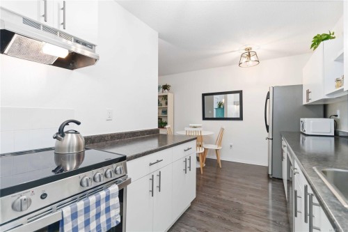 308-3225 Eldon Pl, Saanich, BC - Indoor Photo Showing Kitchen