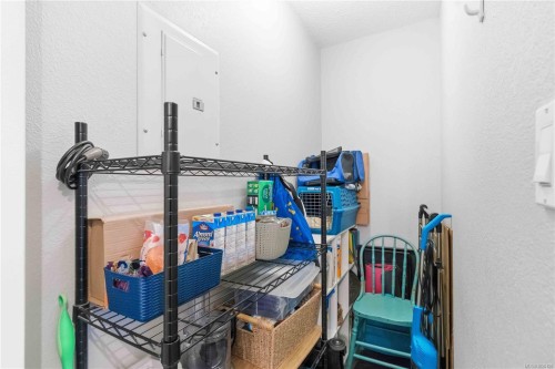 308-3225 Eldon Pl, Saanich, BC - Indoor