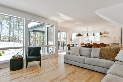 Salle familiale - 17085 Rue Du Corail, Mirabel, QC - Indoor Photo Showing Living Room