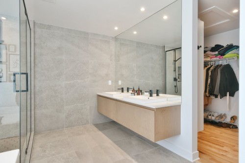 Salle de bains attenante à la CCP - 17085 Rue Du Corail, Mirabel, QC - Indoor Photo Showing Bathroom