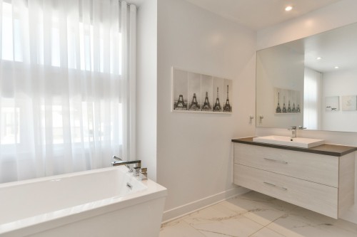 Salle de bains - 17085 Rue Du Corail, Mirabel, QC - Indoor Photo Showing Bathroom