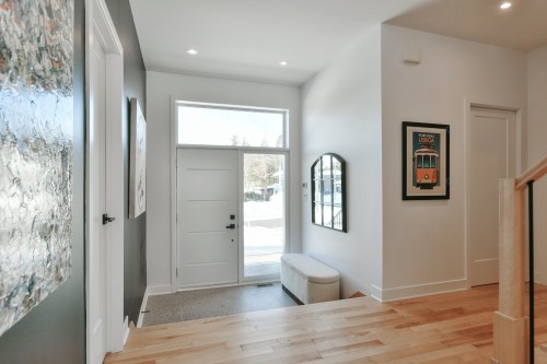 Hall d'entrée/Vestibule - 17085 Rue Du Corail, Mirabel, QC - Indoor Photo Showing Other Room