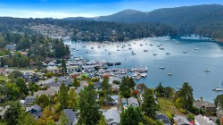 767 Harding Lane  Central Saanich, BC V8M 2G2