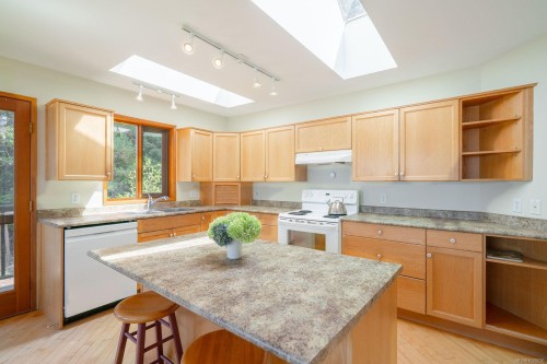 150 Jenkins Rd, Salt Spring, BC 