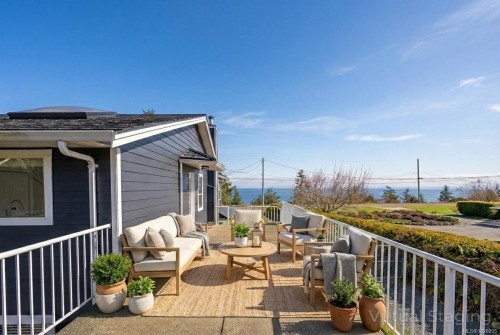 321 Wireless Rd, Comox, BC 