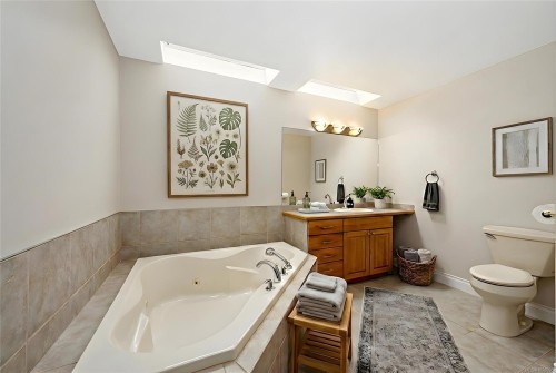 321 Wireless Rd, Comox, BC 