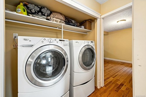 321 Wireless Rd, Comox, BC 