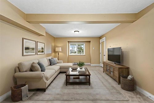 321 Wireless Rd, Comox, BC 